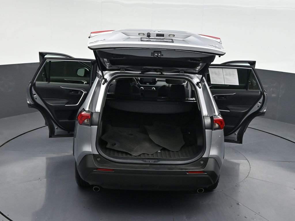 Used 2021 Toyota RAV4 LE image 36