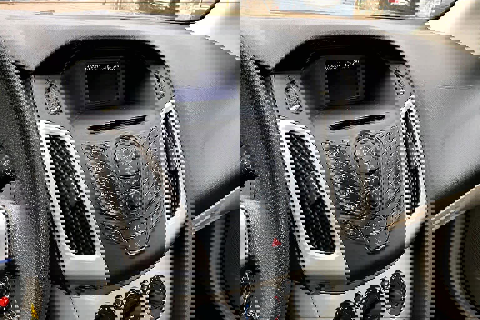 Used 2014 Ford Focus SE FWD image 29