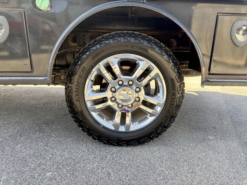 Used 2017 Chevrolet Silverado 2500 High Country w/ Duramax Plus Package image 28