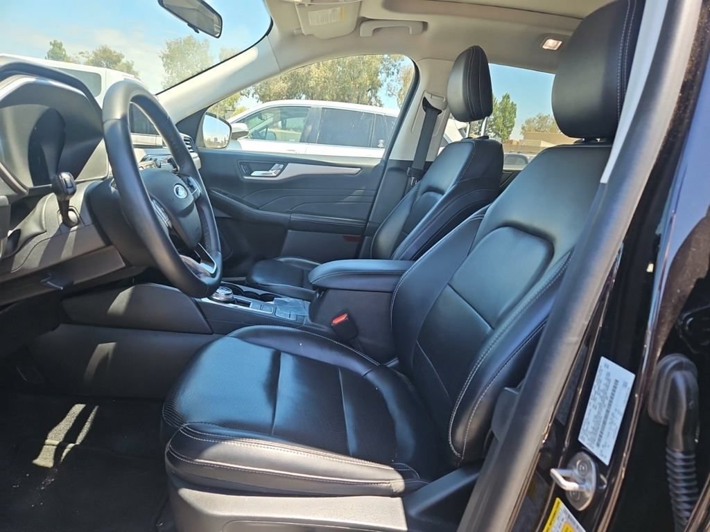 Used 2021 Ford Escape SEL w/ Technology Package FWD image 6