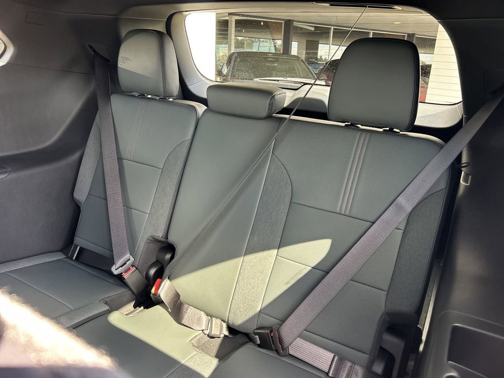 Certified 2024 GMC Acadia AT4 w/ Luxury Package image 19