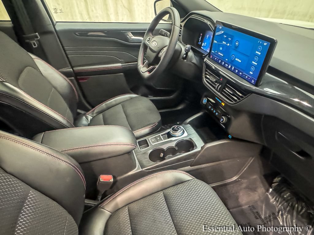 Used 2023 Ford Escape ST-Line w/ Tech Pack #1 AWD/4WD image 26