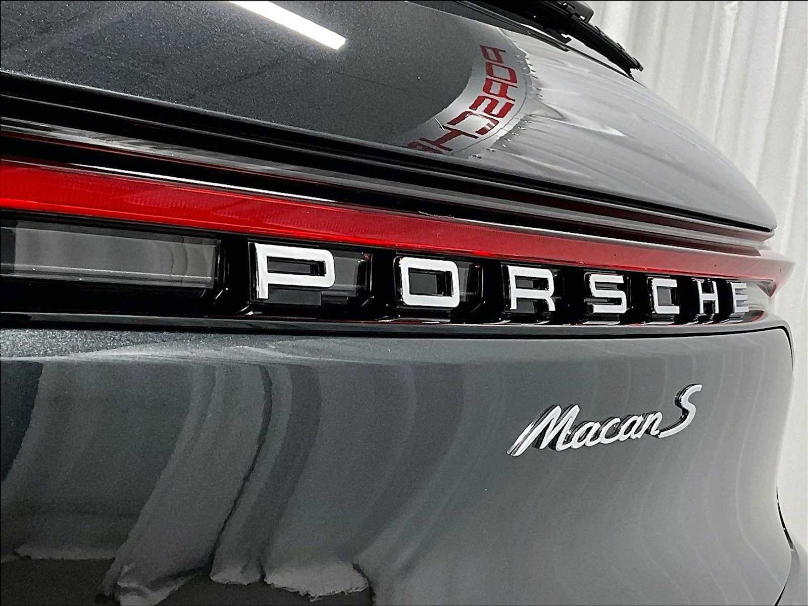 Used 2026 Porsche Macan S AWD/4WD image 35