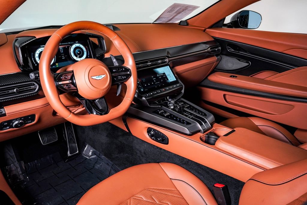 Used 2025 Aston Martin Vanquish RWD image 24