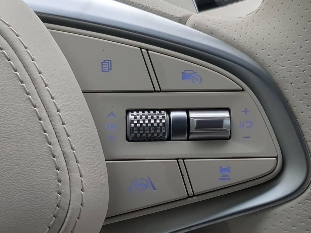 Used 2025 Genesis Electrified GV70 Advanced w/ Prestige Package image 26