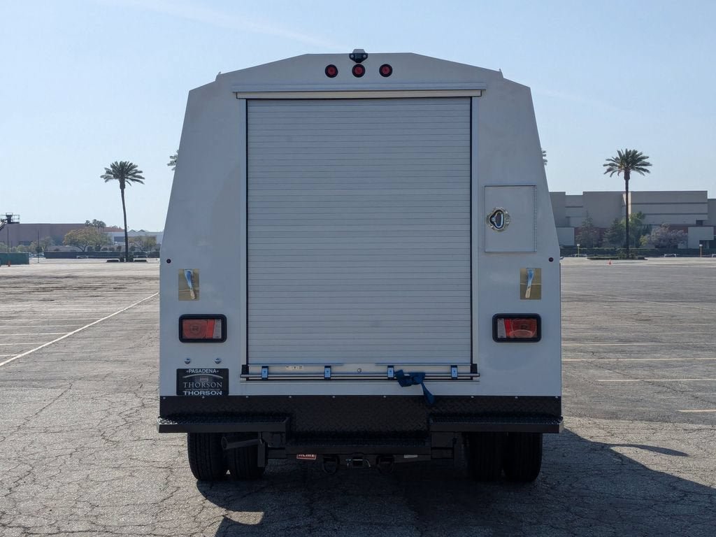 New 2026 GMC Savana 3500 w/ Power Convenience Package RWD image 8