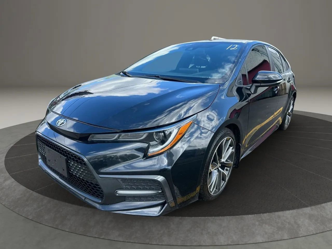 Used 2020 Toyota Corolla SE FWD image 1