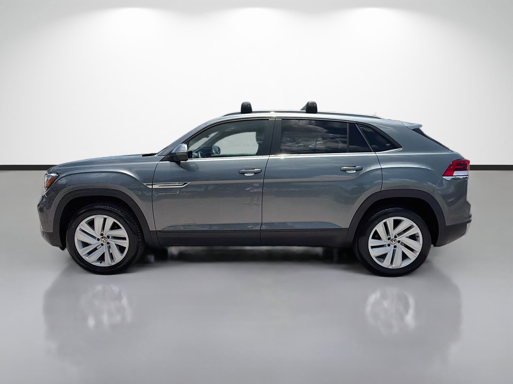 Used 2022 Volkswagen Atlas Cross Sport SE AWD/4WD image 6