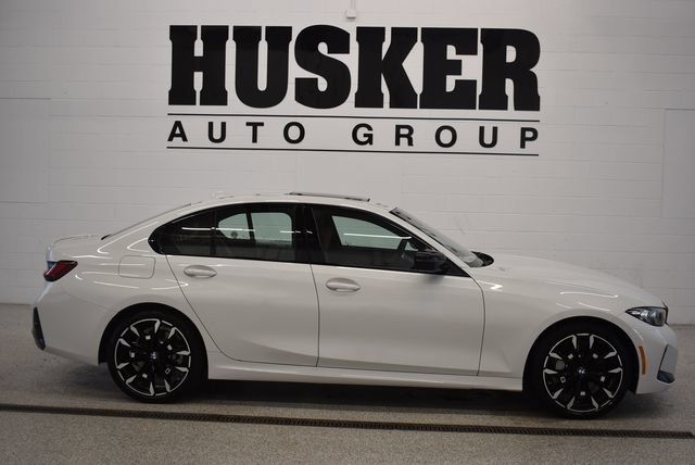 New 2026 BMW 330i xDrive Sedan w/ M Sport Package AWD/4WD image 2