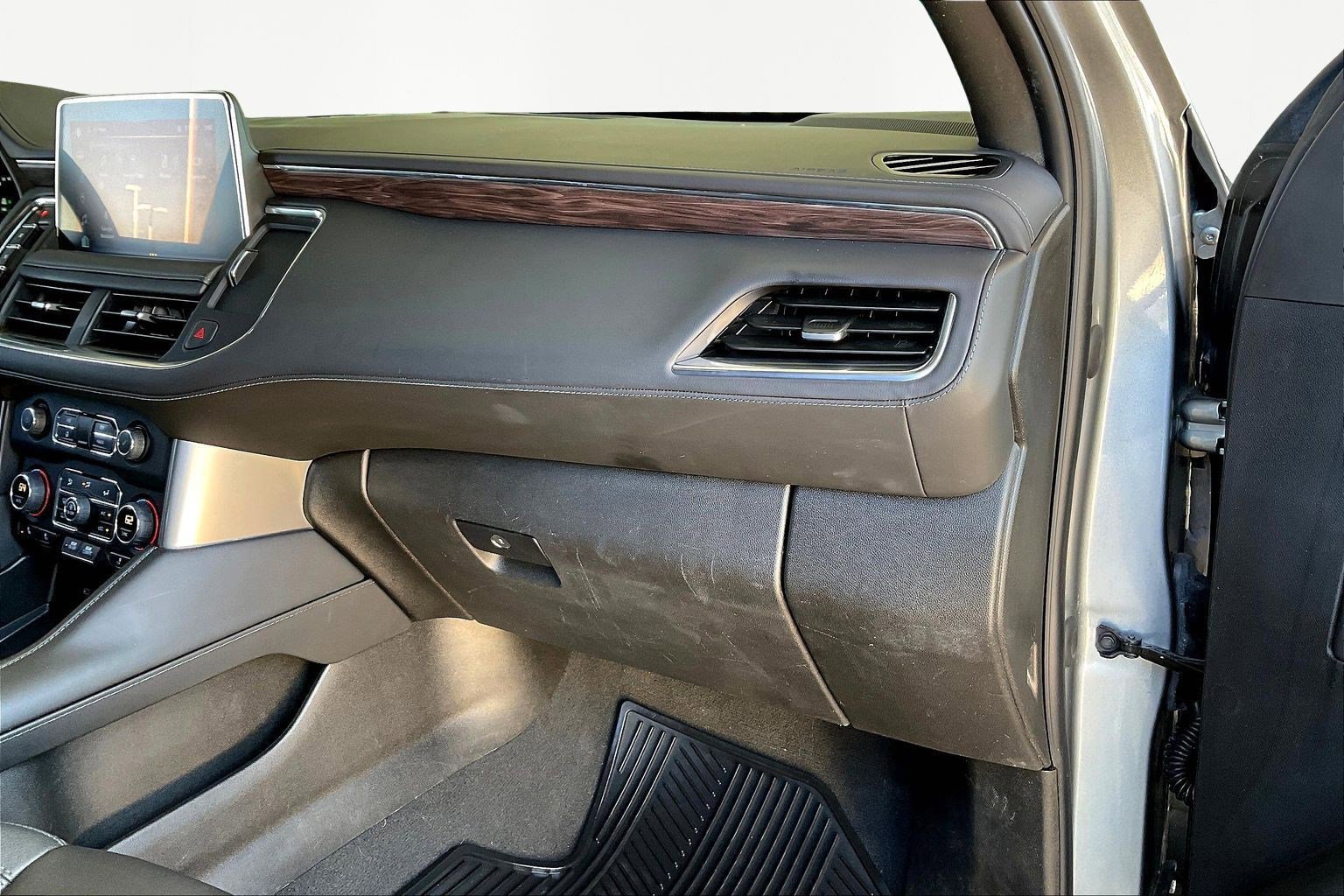 Used 2023 Chevrolet Suburban Z71 w/ Luxury Package image 27