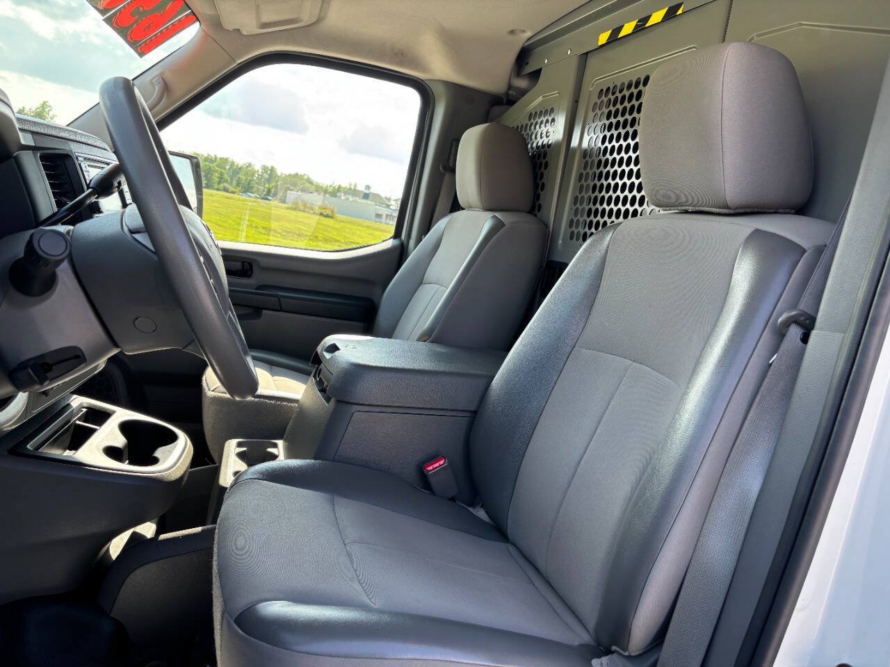 Used 2017 Nissan NV 2500 SV w/ Technology Package RWD image 8
