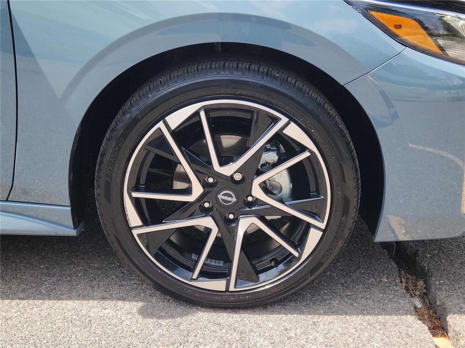 Used 2025 Nissan Sentra SR image 16