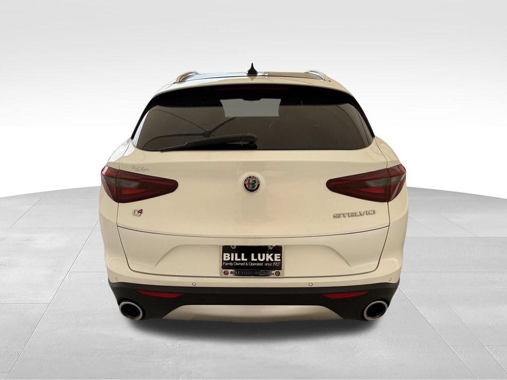 Used 2018 Alfa Romeo Stelvio Ti AWD/4WD image 9