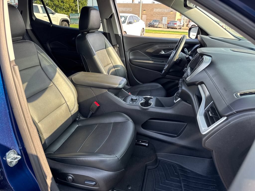 Used 2023 GMC Terrain SLT w/ Infotainment Package II AWD/4WD image 12