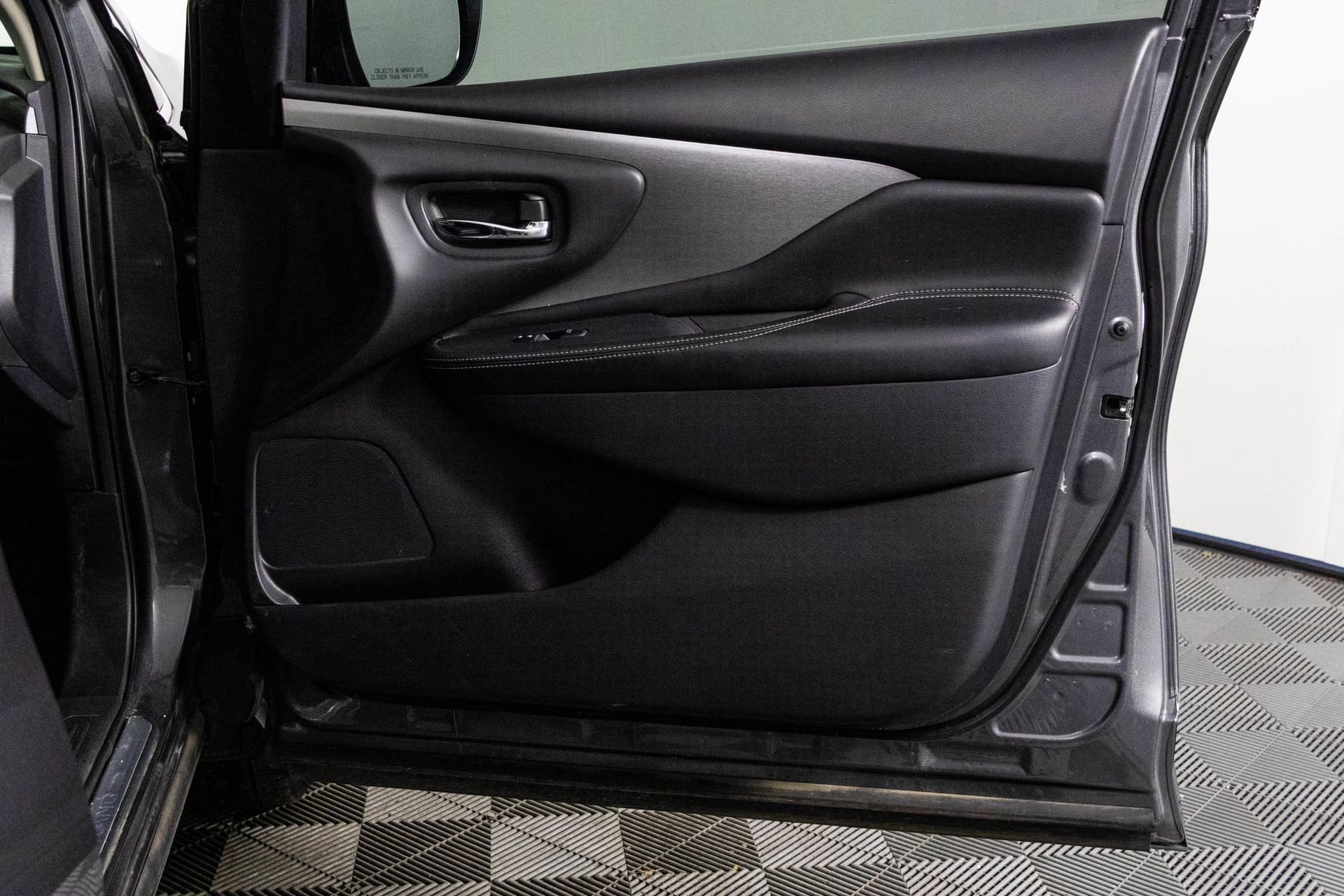 Used 2019 Nissan Murano S image 38