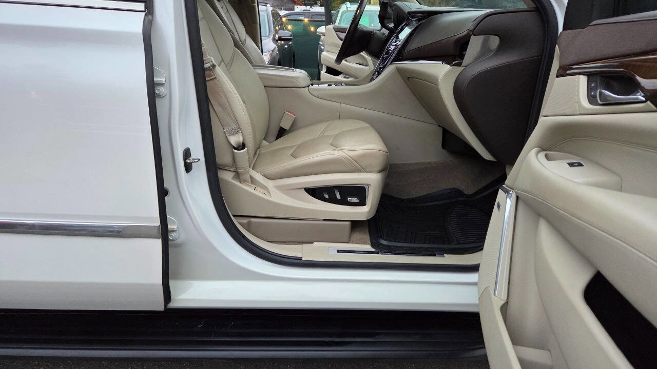 Used 2016 Cadillac Escalade ESV Premium image 42