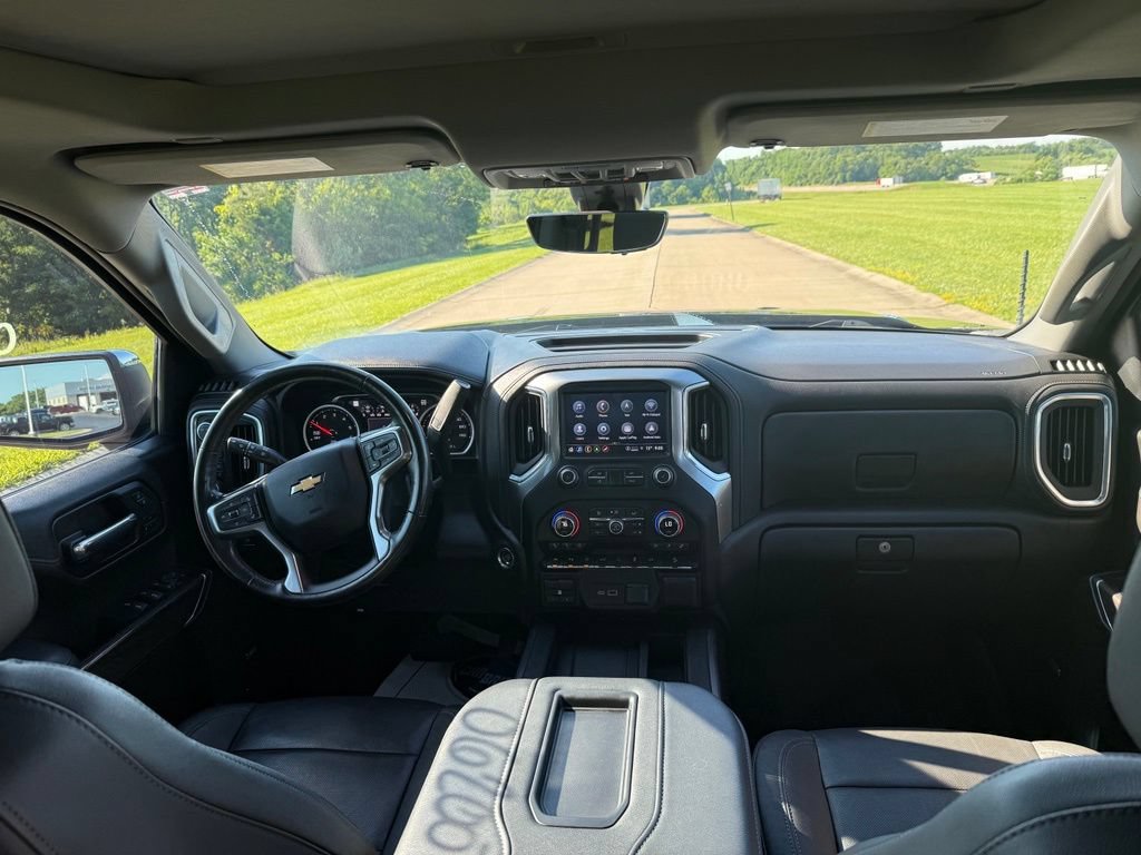 Used 2022 Chevrolet Silverado 1500 LTZ w/ LTZ Premium Package AWD/4WD image 15