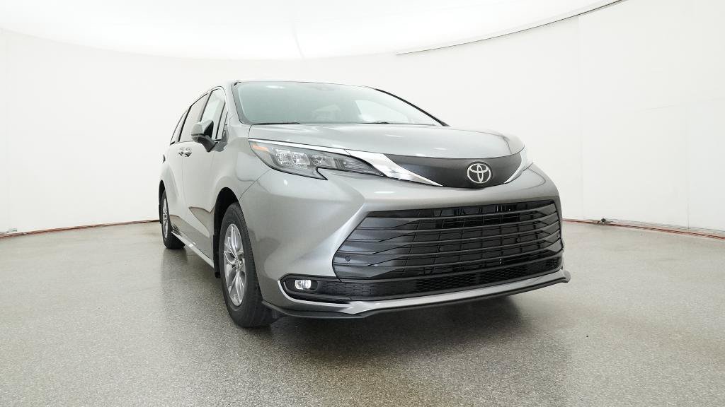 New 2026 Toyota Sienna XLE FWD image 33
