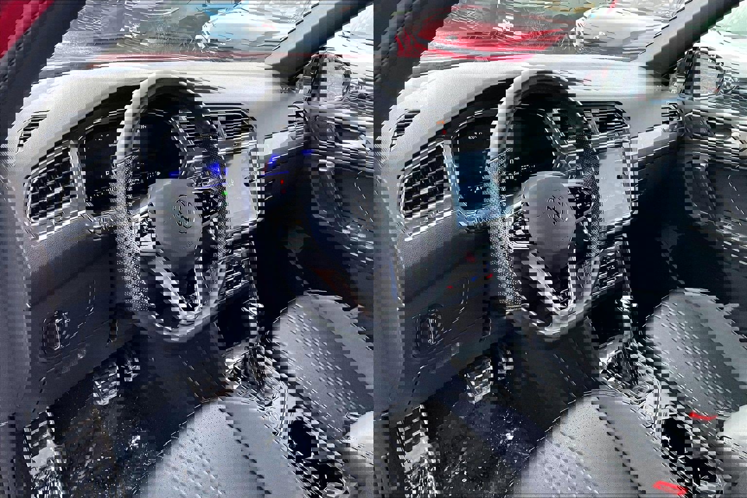 Used 2024 Volkswagen Tiguan SE R-Line image 13