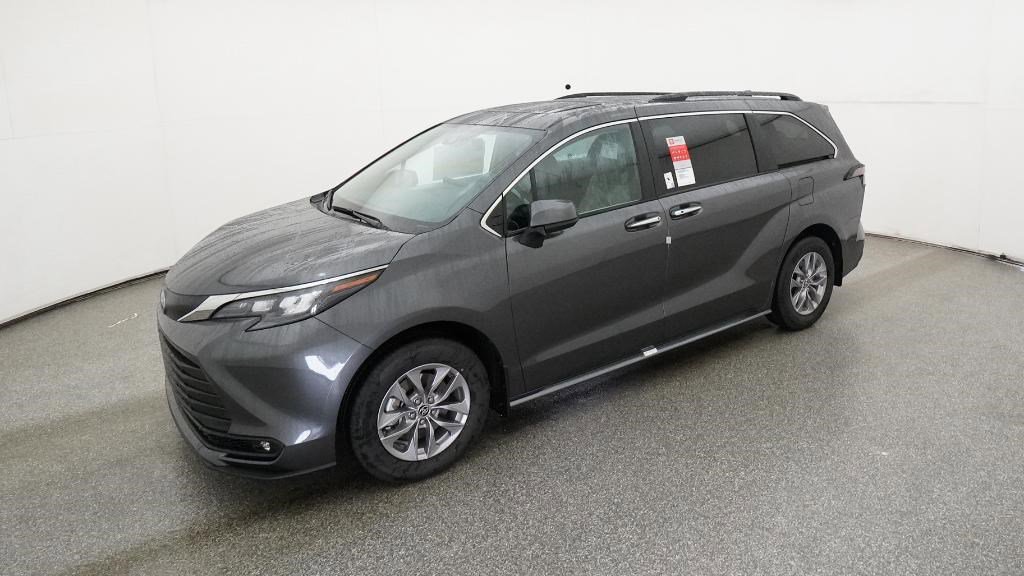 New 2025 Toyota Sienna XLE