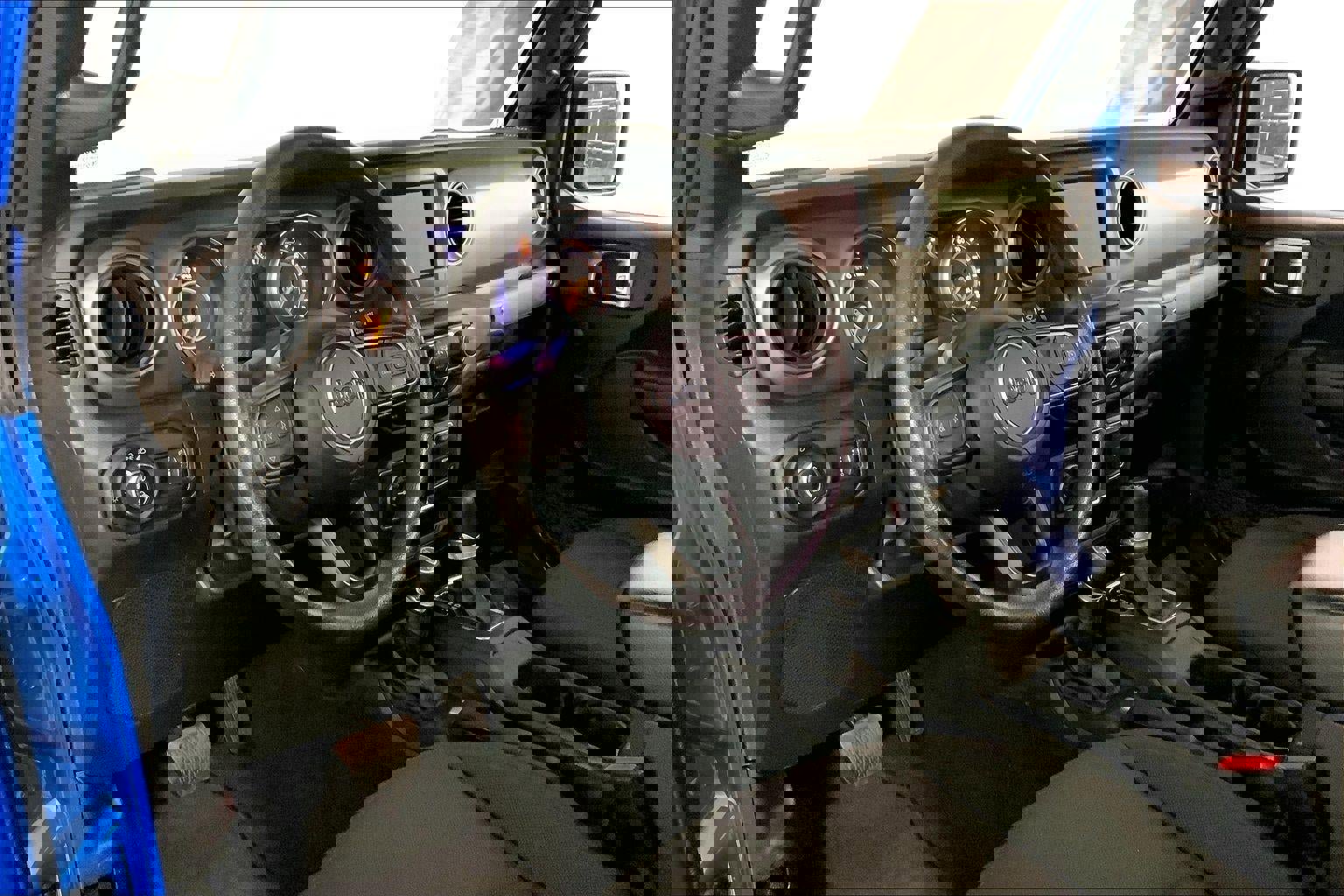 Used 2023 Jeep Gladiator Sport w/ Trailer Tow Package image 14