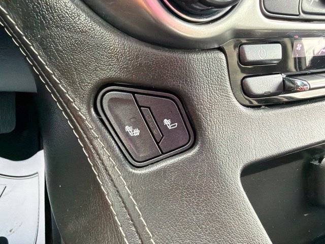 Used 2018 Chevrolet Suburban LT AWD/4WD image 38
