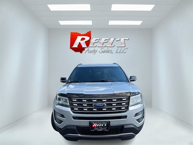 Used 2016 Ford Explorer XLT w/ Equipment Group 202A AWD/4WD image 3