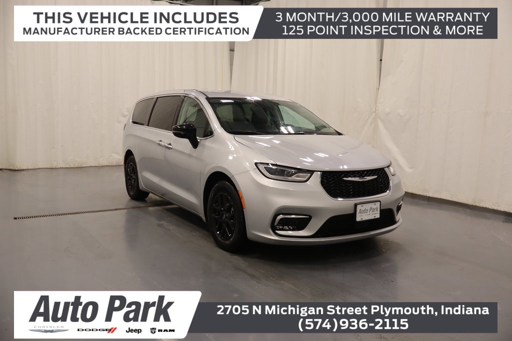 Used 2024 Chrysler Pacifica Touring-L video 1