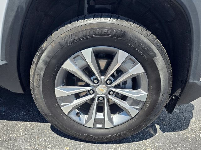 Used 2025 Chevrolet Equinox LT AWD/4WD image 11