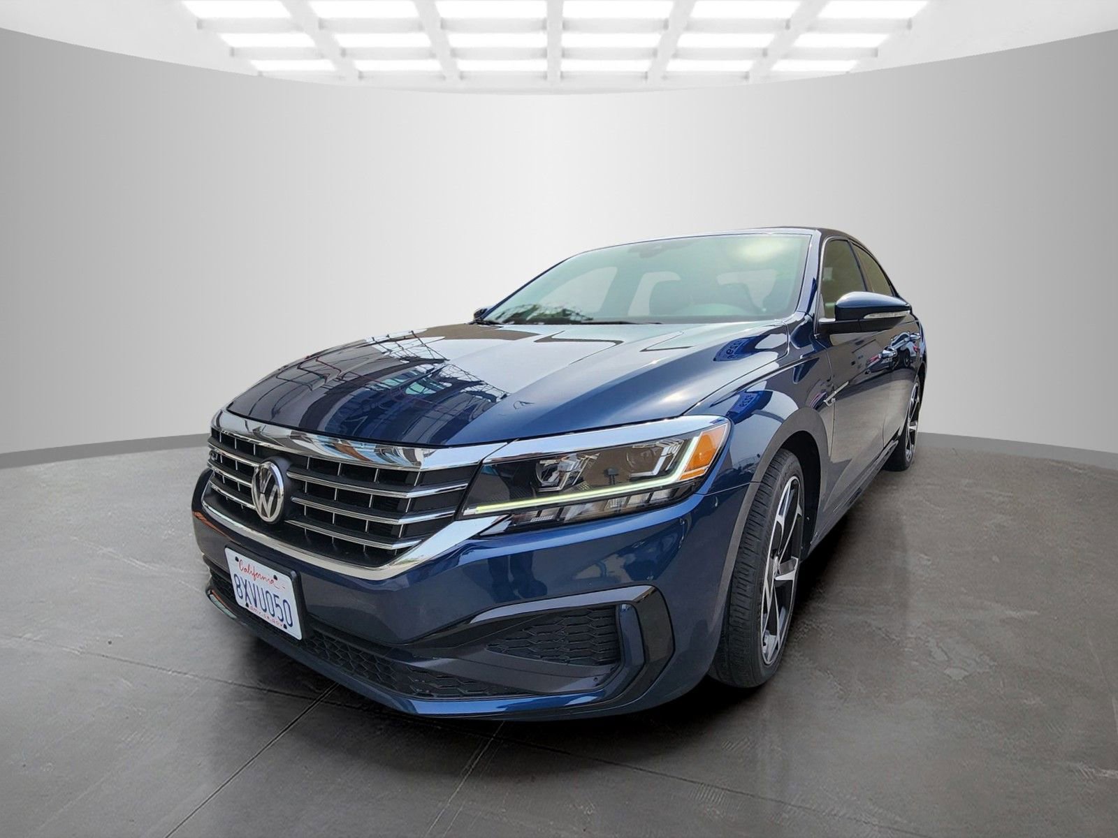 Used 2021 Volkswagen Passat 2.0T R-Line FWD image 3