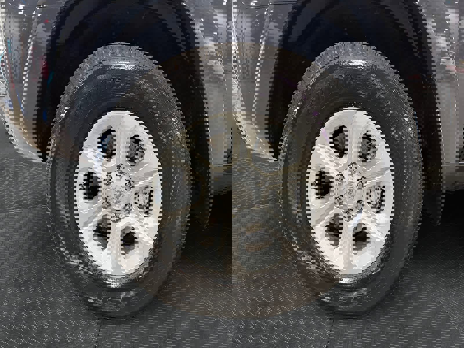 Used 2024 Toyota 4Runner SR5 Premium w/ Moonroof Package AWD/4WD image 15