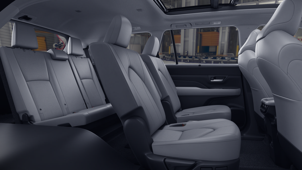 New 2026 Toyota Grand Highlander AWD image 2