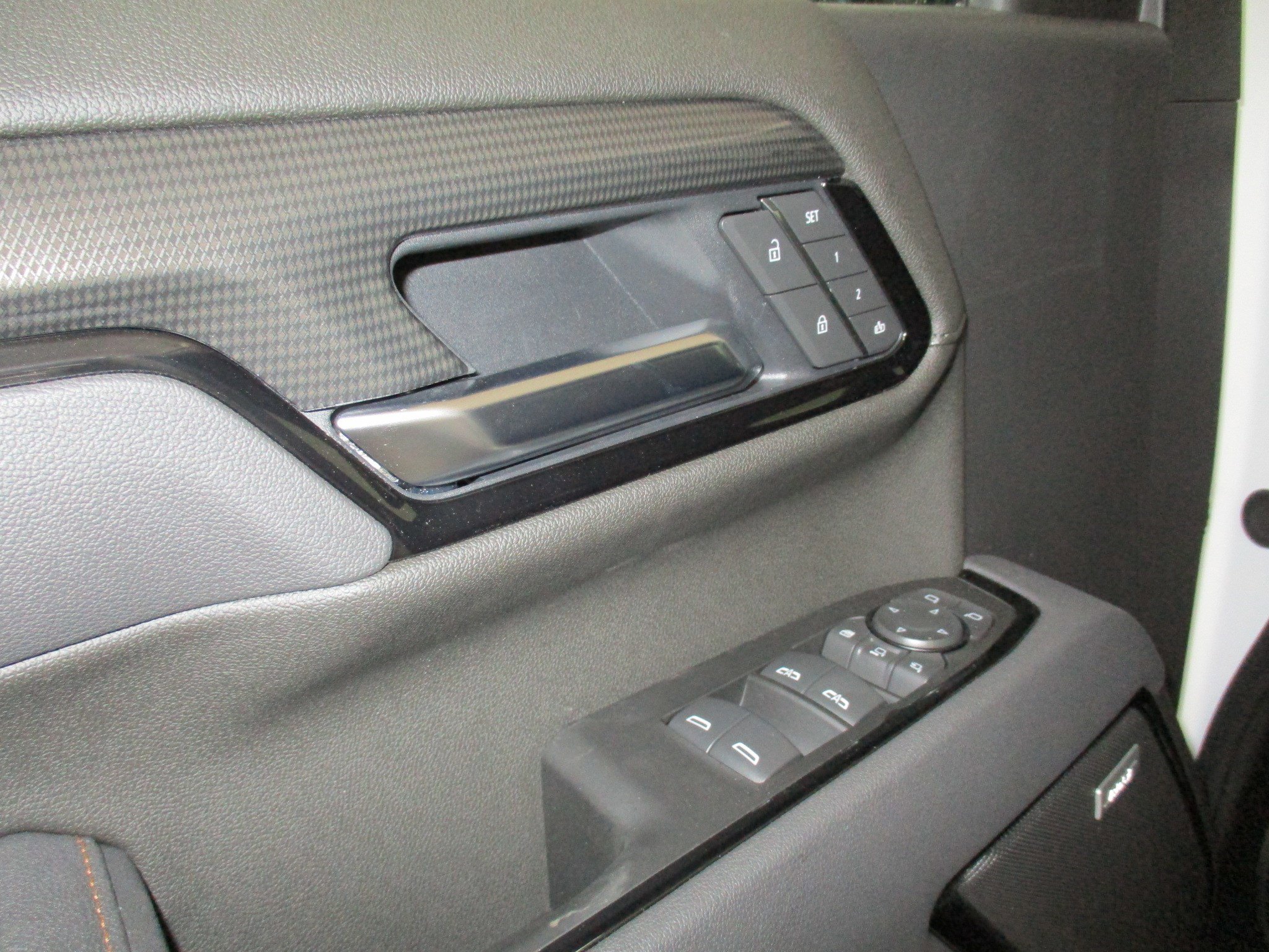 New 2025 GMC Sierra 2500 AT4 w/ Technology Package image 15