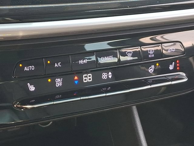 Used 2023 Chevrolet Bolt LT w/ Infotainment Package FWD image 14