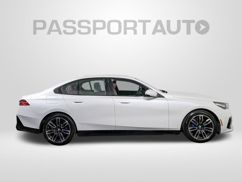 Used 2025 BMW 530i xDrive w/ M Sport Package image 7