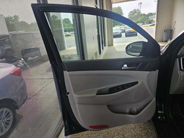 Used 2021 Hyundai Tucson SE w/ Cargo Package AWD/4WD image 17