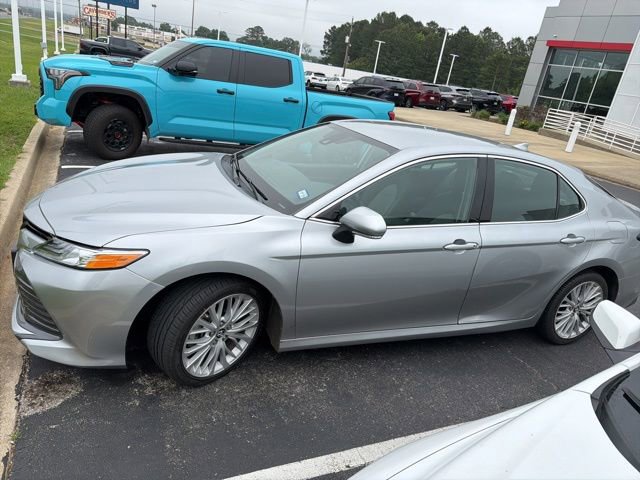 Certified 2019 Toyota Camry XLE FWD image 10