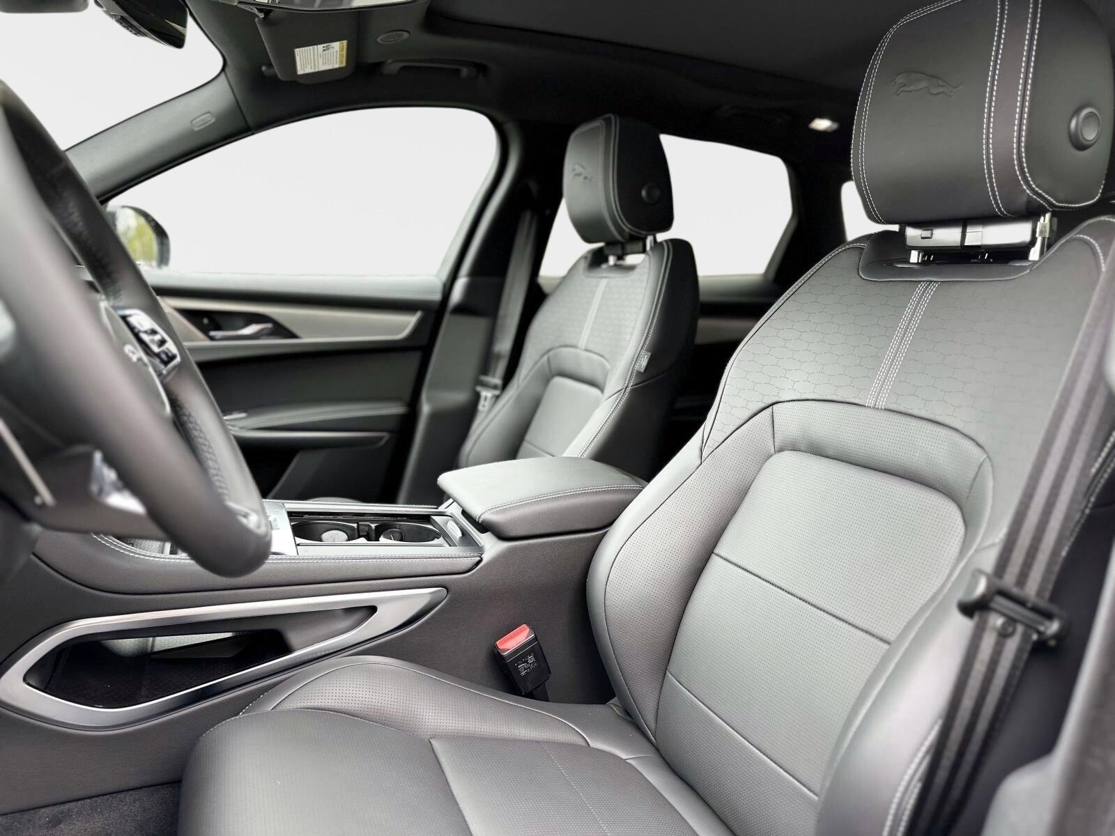 New 2026 Jaguar F-PACE R-Dynamic S AWD/4WD image 15