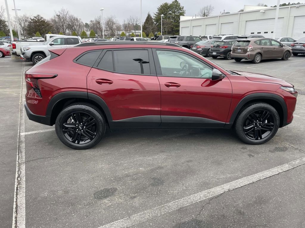 Used 2024 Chevrolet Trax ACTIV w/ Sunroof Package image 12
