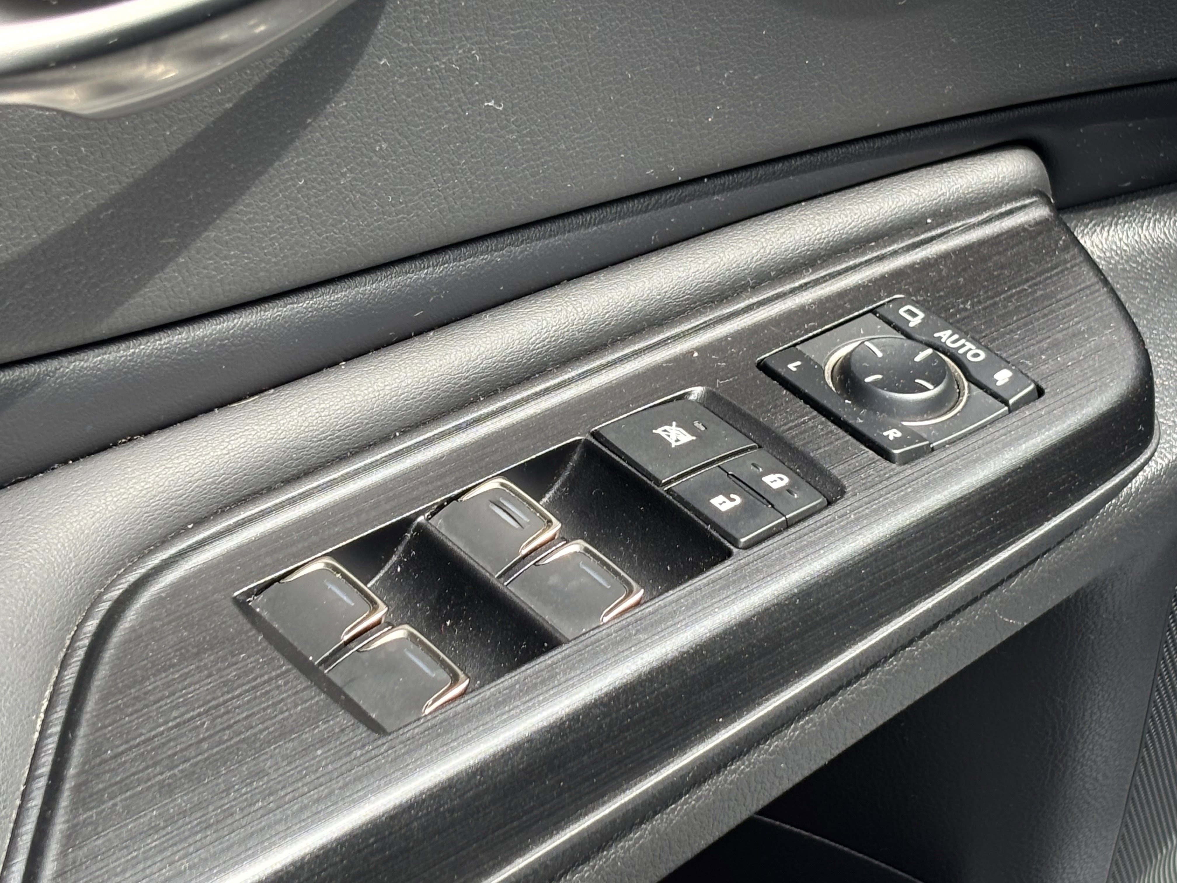 Used 2021 Lexus ES 300h w/ Premium Package image 14