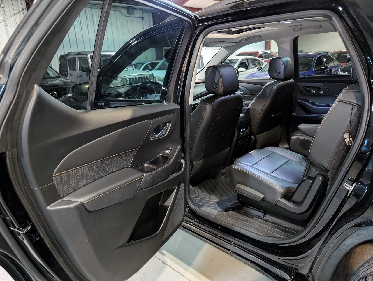 Used 2019 Chevrolet Traverse Premier w/ Redline Edition image 23