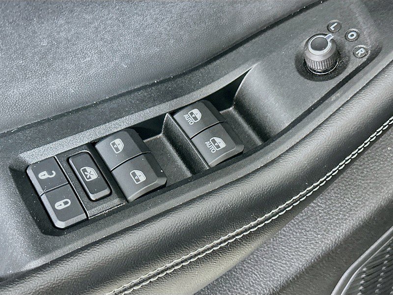 Used 2023 Jeep Grand Cherokee Limited w/ Luxury Tech Group II AWD/4WD image 19