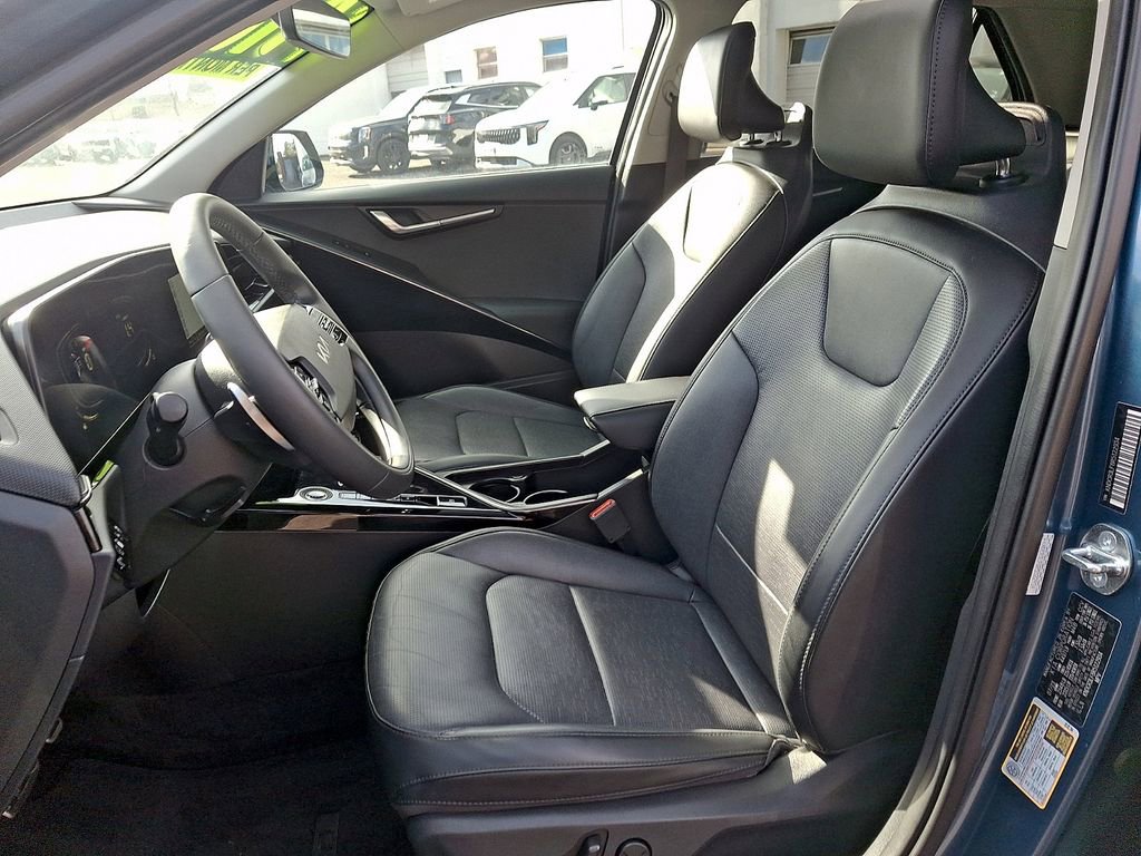 Certified 2024 Kia Niro SX Touring image 13