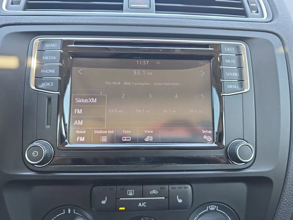 Used 2017 Volkswagen Jetta SE image 28