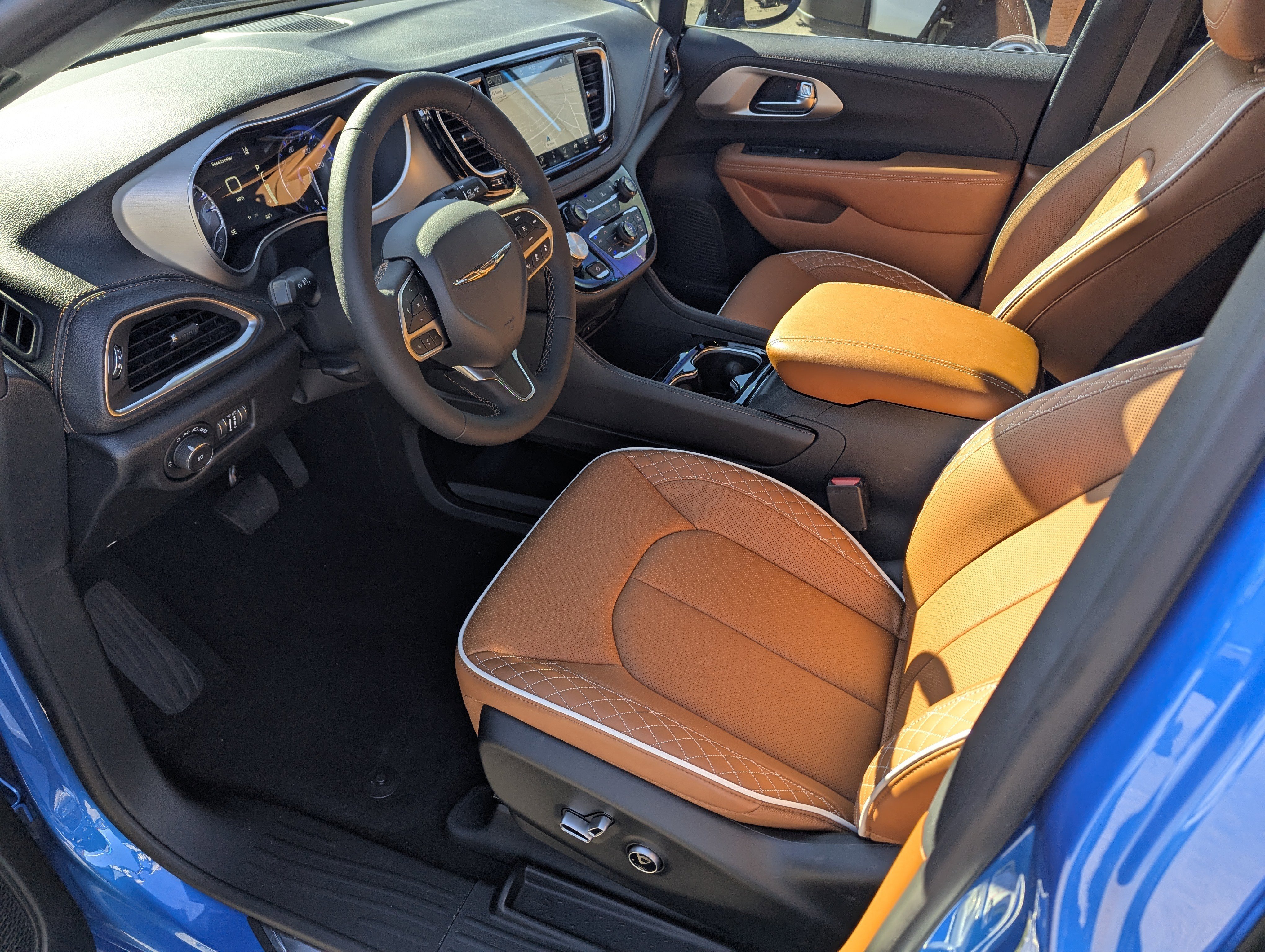 New 2026 Chrysler Pacifica Pinnacle image 11