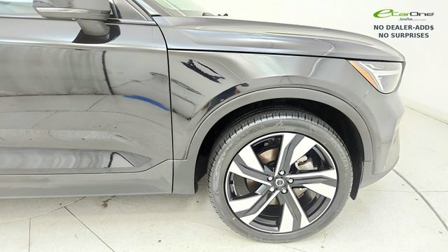 Used 2024 Volvo XC40 B5 Plus w/ Protection Package Premier AWD/4WD image 22