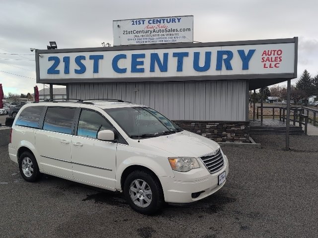 Used 2009 Chrysler Town & Country Touring image 1
