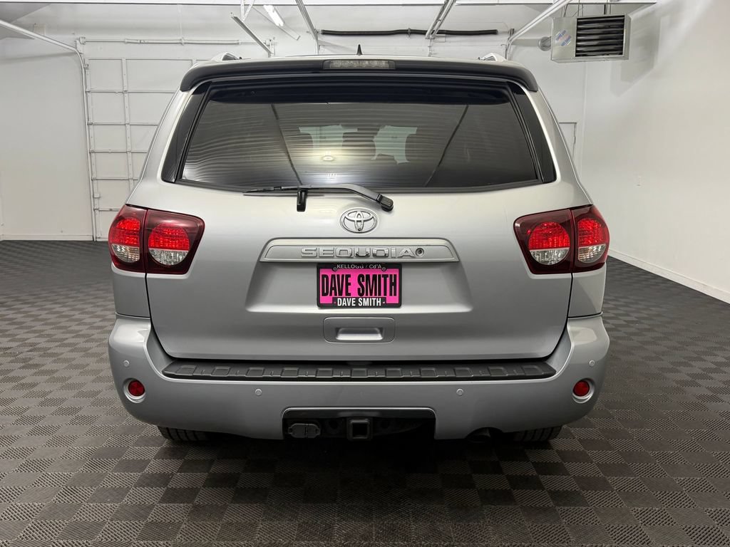 Used 2018 Toyota Sequoia SR5 AWD/4WD image 9