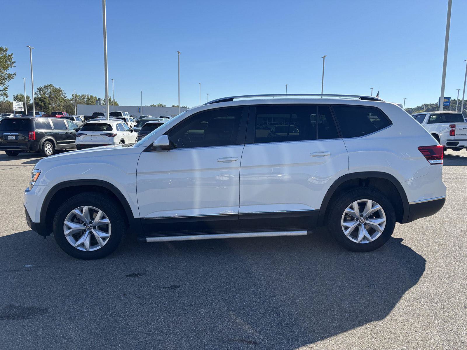 Used 2019 Volkswagen Atlas SEL AWD/4WD image 2