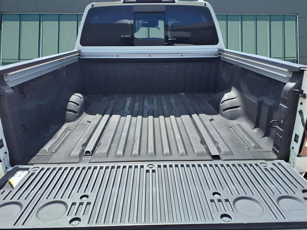 Used 2020 Nissan Titan PRO-4X w/ Pro-4x Convenience Package image 10
